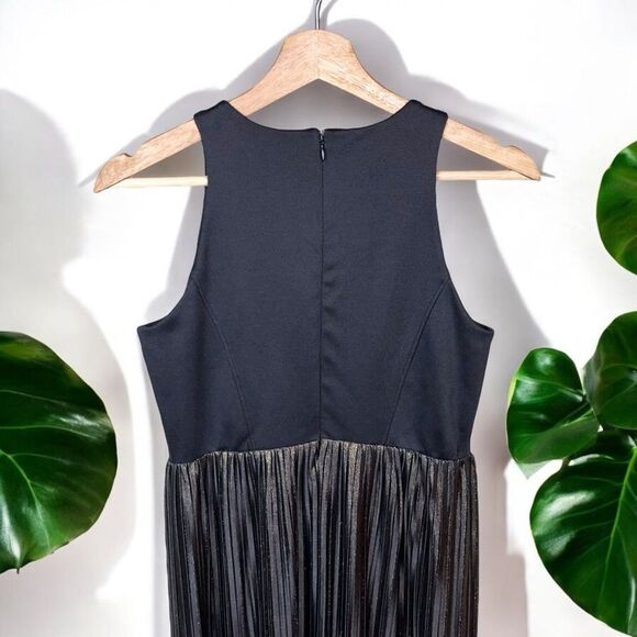 GAP Black Ponte & Gold Metallic Pleated Midi Dress - Picture 4 of 8